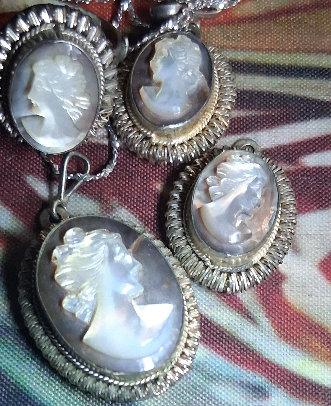 Cameo Mother of Pearl/Abalone Oval Shell Jewelry Set Earrings & Pendant Silver