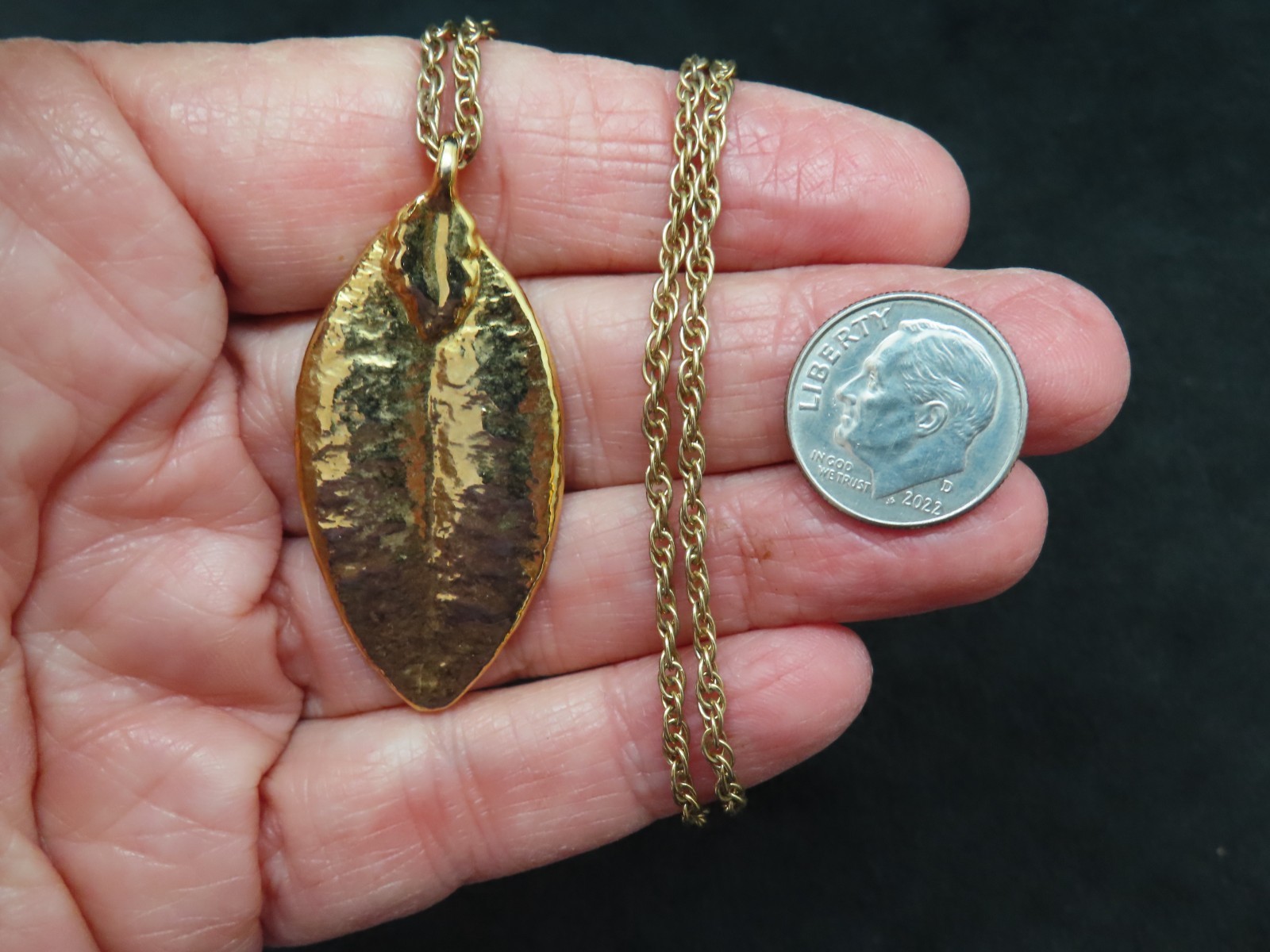 Vintage 1980’s Gold Plated Chain w/Gold Plated Leaf Slide