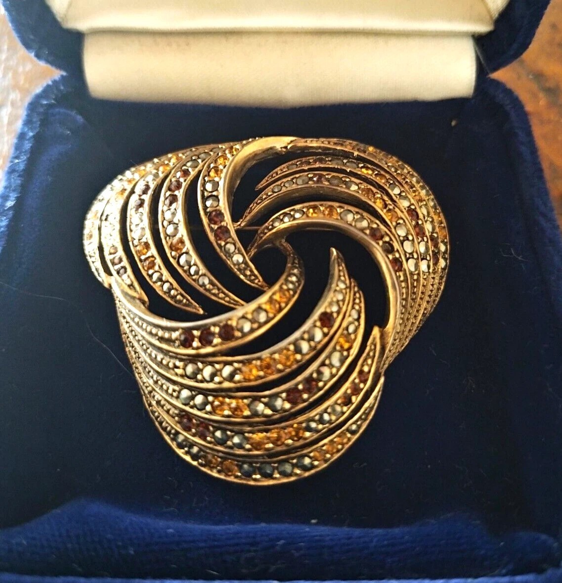 Vintage Signed LES BERNARD 1980s Large Gold-Tone Rhinestone Pin Brooch
