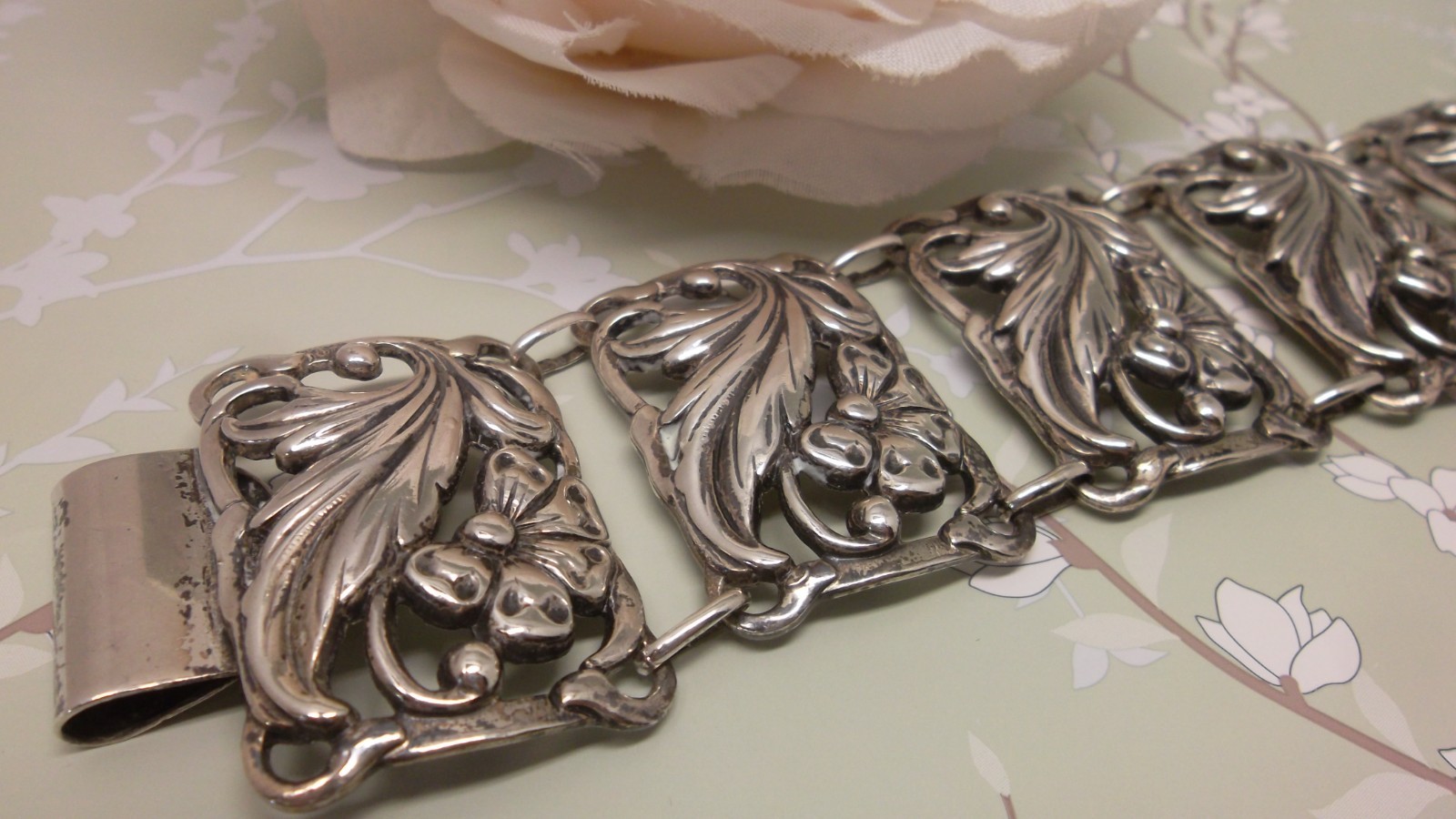 VINTAGE Danecraft Sterling Flower Scroll Wide Link Bracelet 7″ * 61.1 g STUNNING