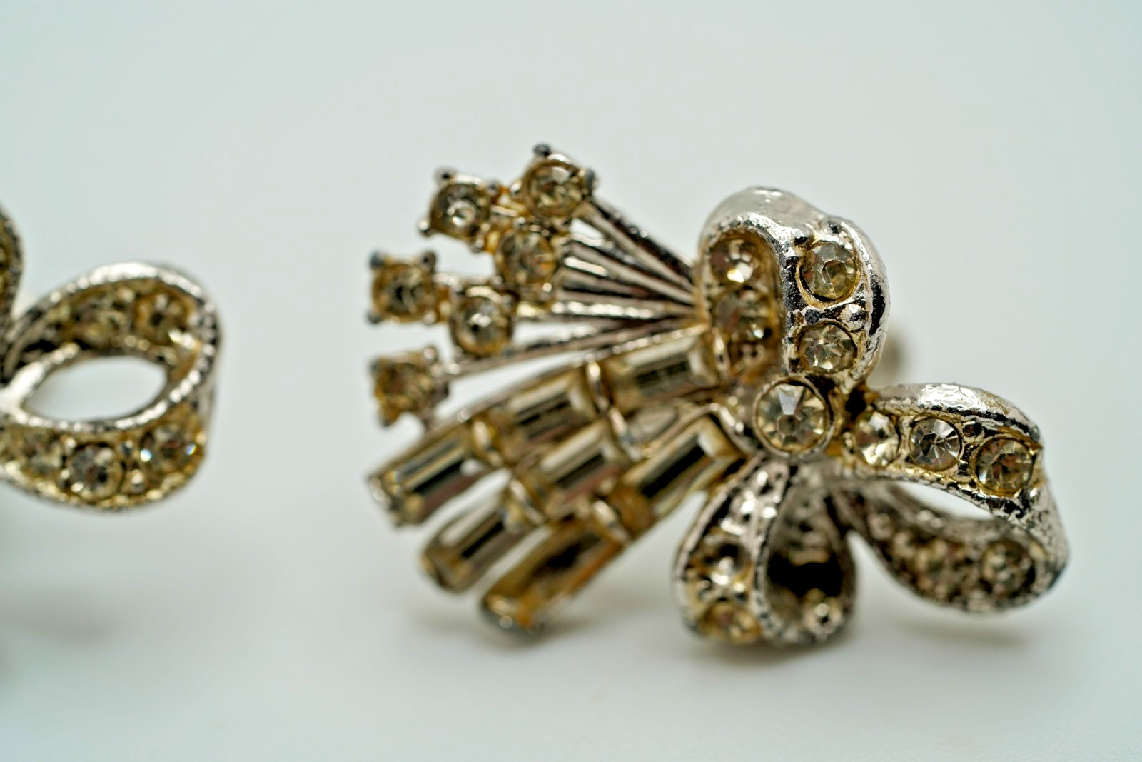 Vintage 2.7cm Rhinestone Screw Back Earrings Missing a Few Stones EB3