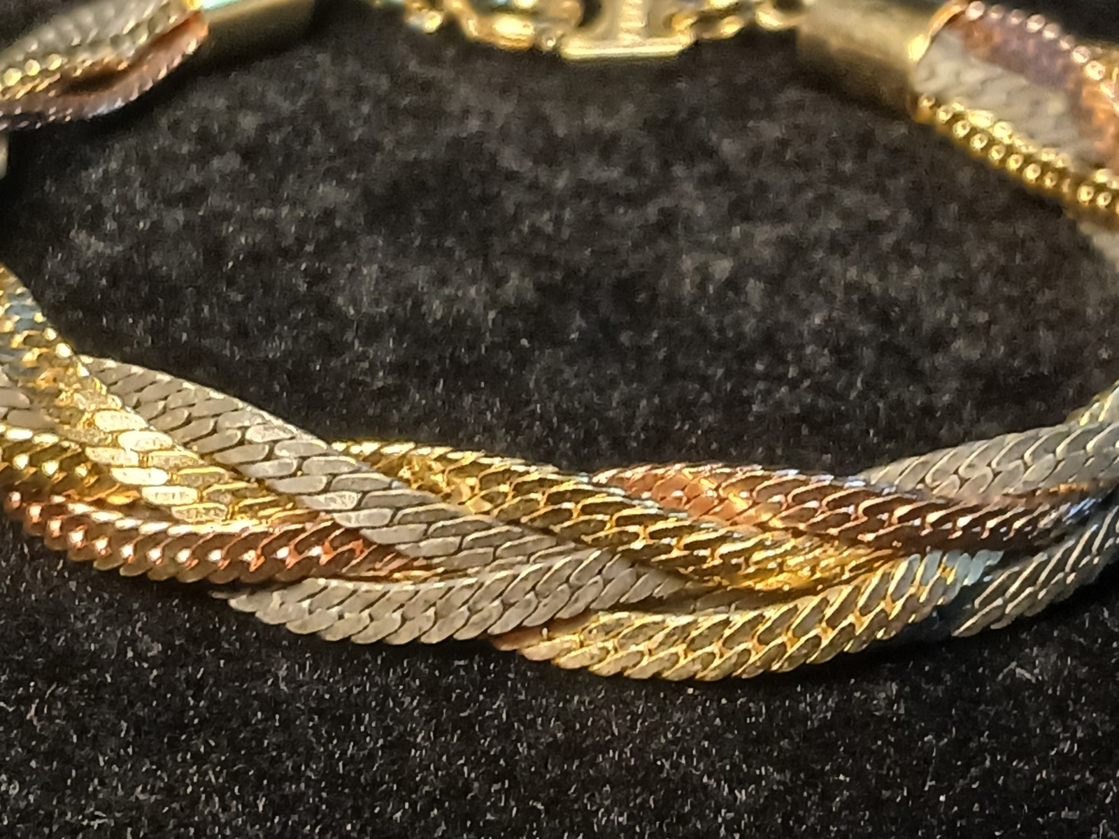 Stunning Verybeautiful 7.5” GOLD TONE BRAIDED BRACELET Herringbone