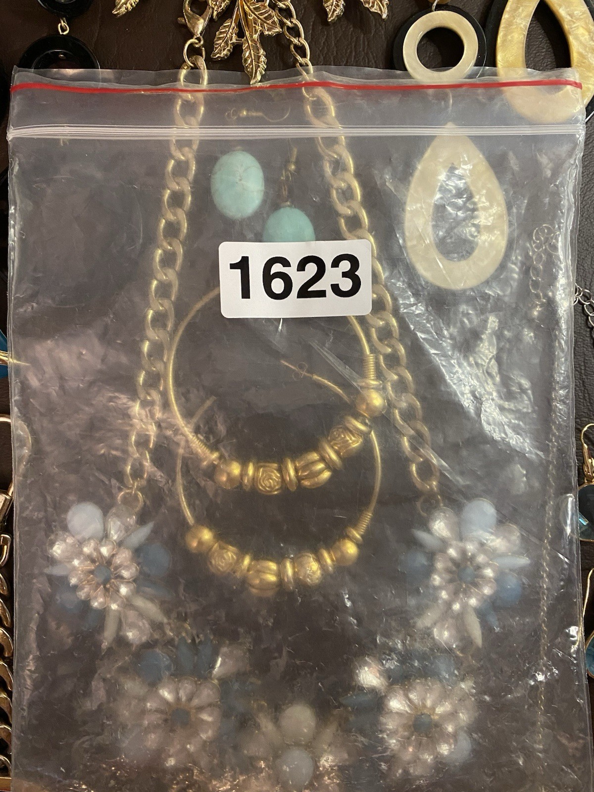 VTG – Modern Jewelry Bracelet Necklace Earring Hair Pin Rhinestone Lot