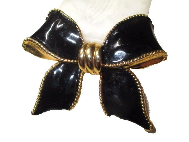 LARGE BLACK ENAMEL GOLD ROPED BEADED METAL BORDER SOPHISTICATED BROOCH PIN