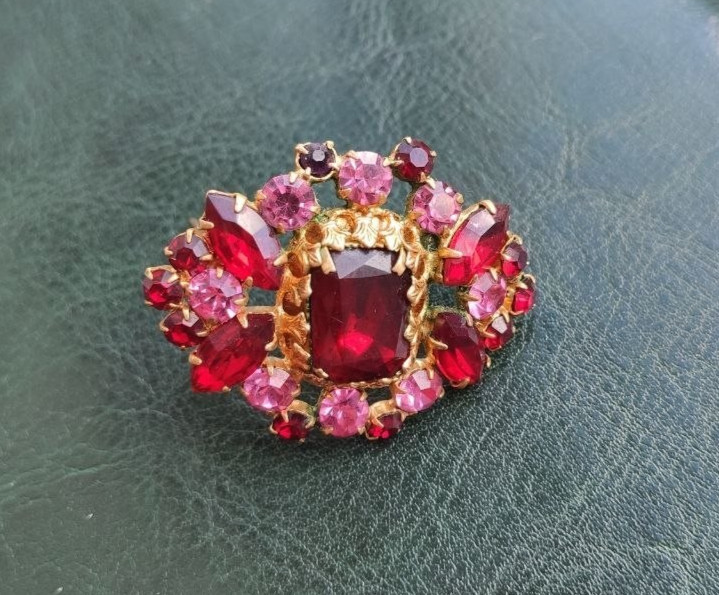 Vintage Czech Glass Brooch Red Pink Rhinestone Gold Tone Czechoslovakia Jewelry