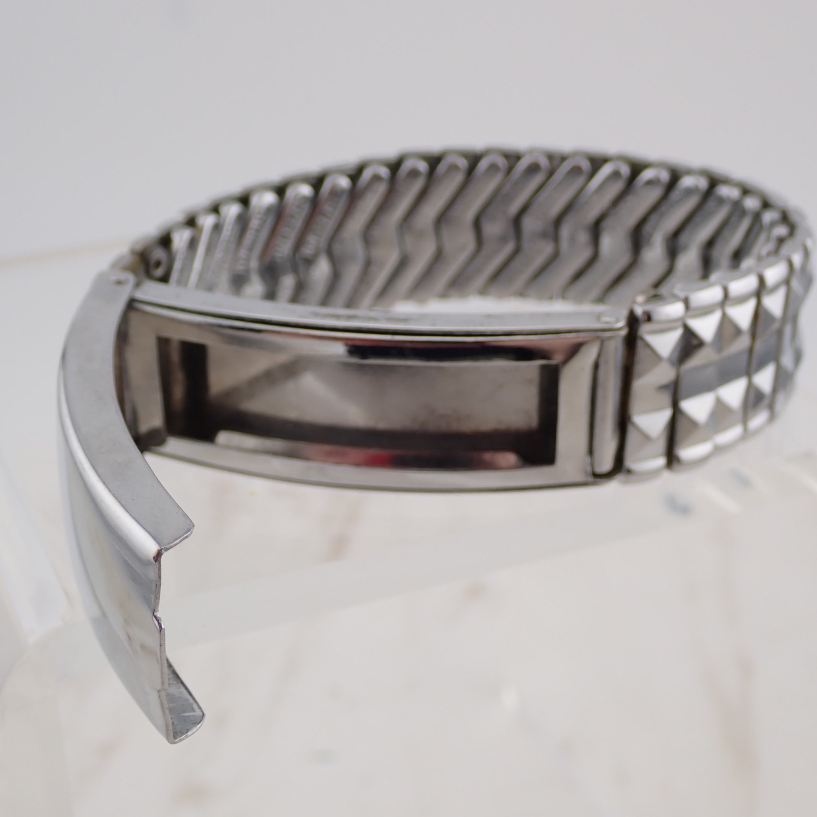 Vintage Expandable Secret Photo ID Silver Tone Bracelet 5 1/2″-8″ Engraveable