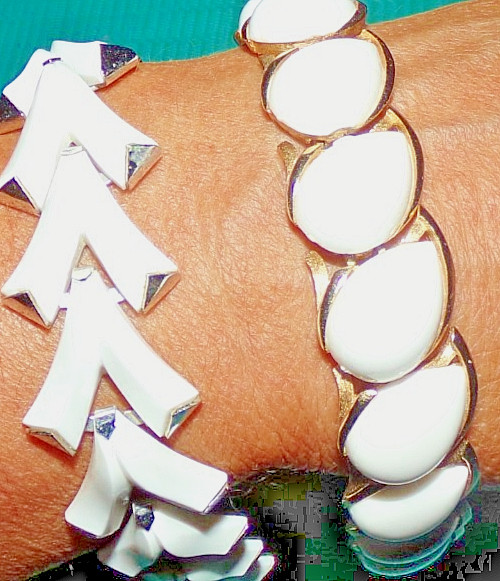 CROWN TRIFARI signed white Lucite bracelet lot-OMG!!