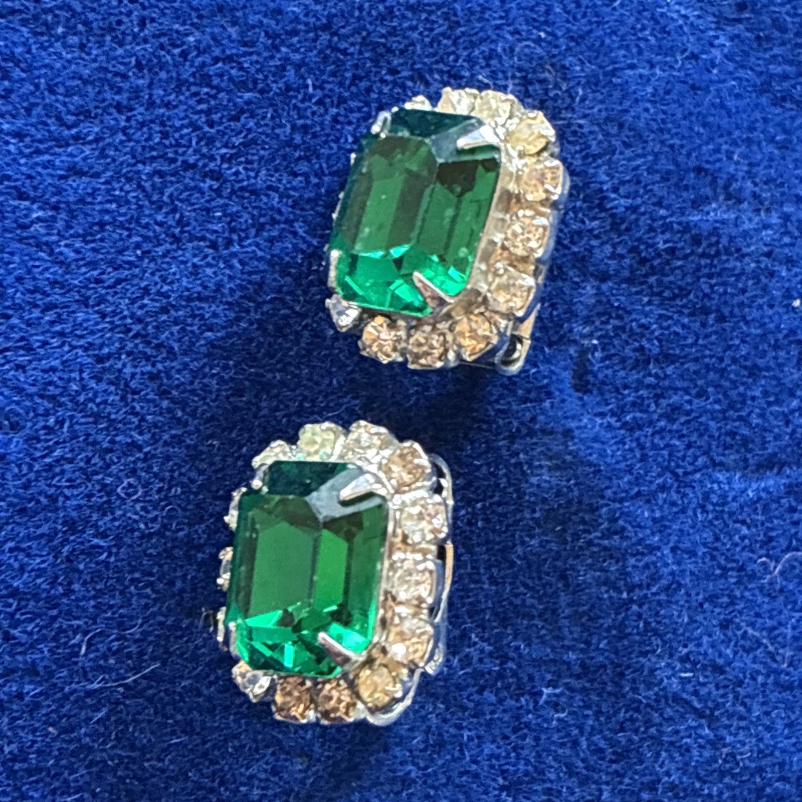 Exquisite matching necklace + earrings KRAMER of NY Emerald green RHINESTONE