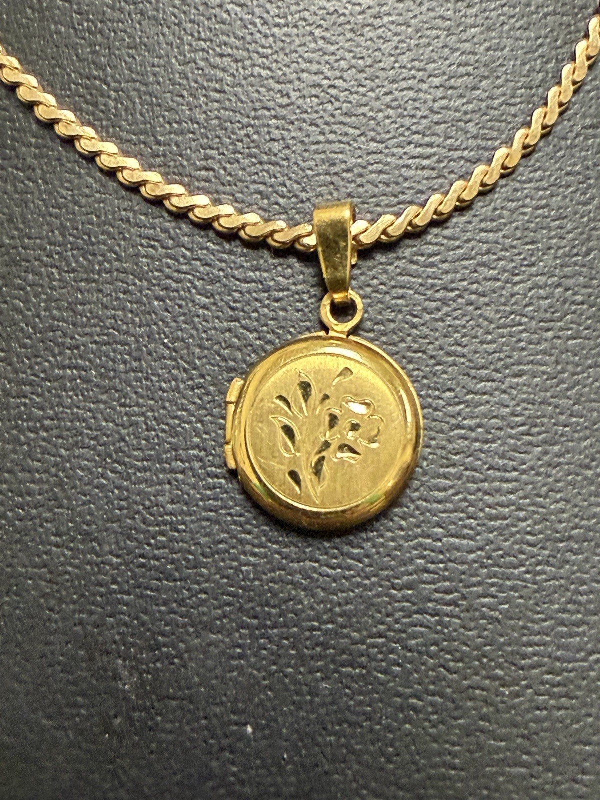 VINTAGE GOLD FILLED SET NECKLACE FLOWER MOTIF PENDANT LOCKET 12K