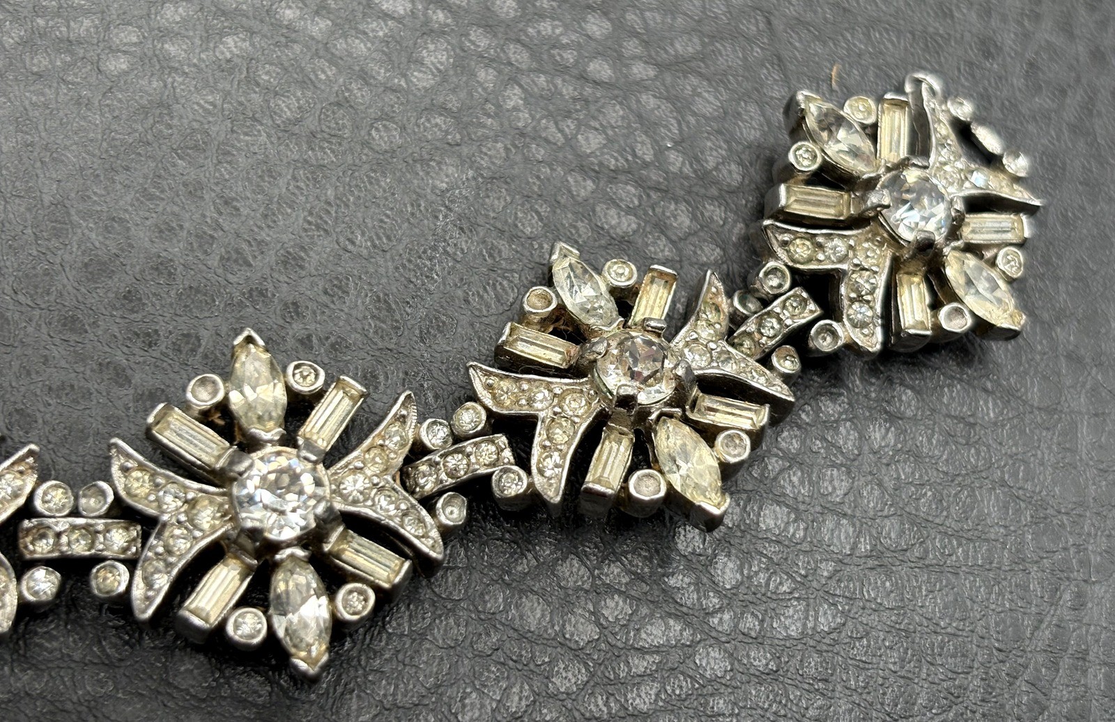 Vintage HIGH END Silver Tone Rhinestone Statement Bracelet Safety Chain READ