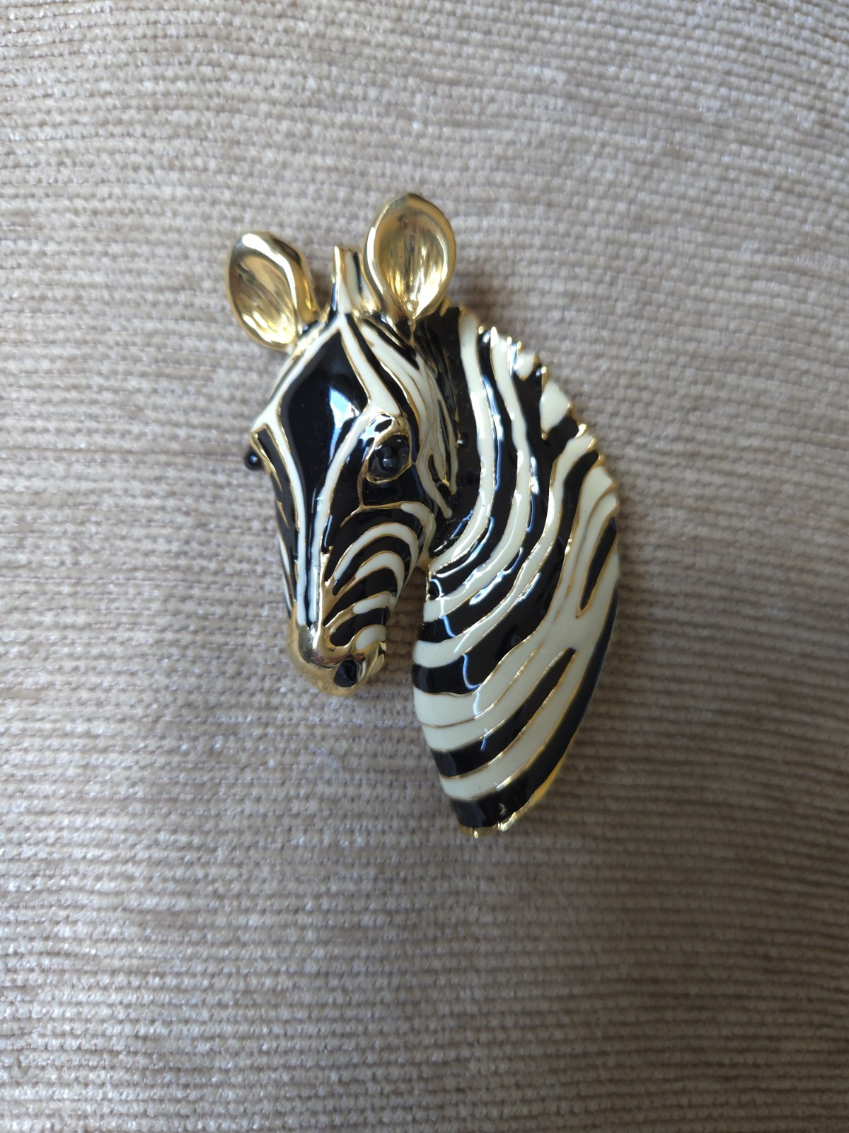 Vtg Zebra Head Brooch/Pendant Gold Tone w/ Black Enameled Stripes
