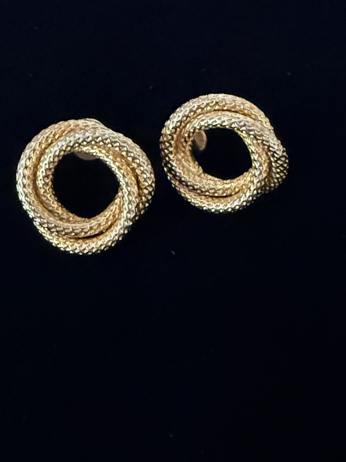 Vintage Love Knot Intertwined Stud Earrings Gold Tone Classic Style 0.25” inch
