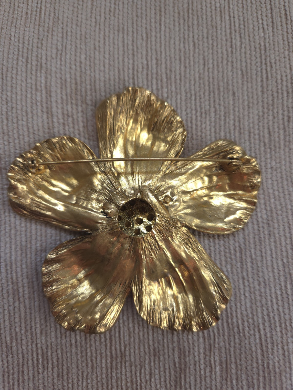 VTG Signed Omjent Large Textured Gold Tone Flower Brooch Rhinestone Dome Center