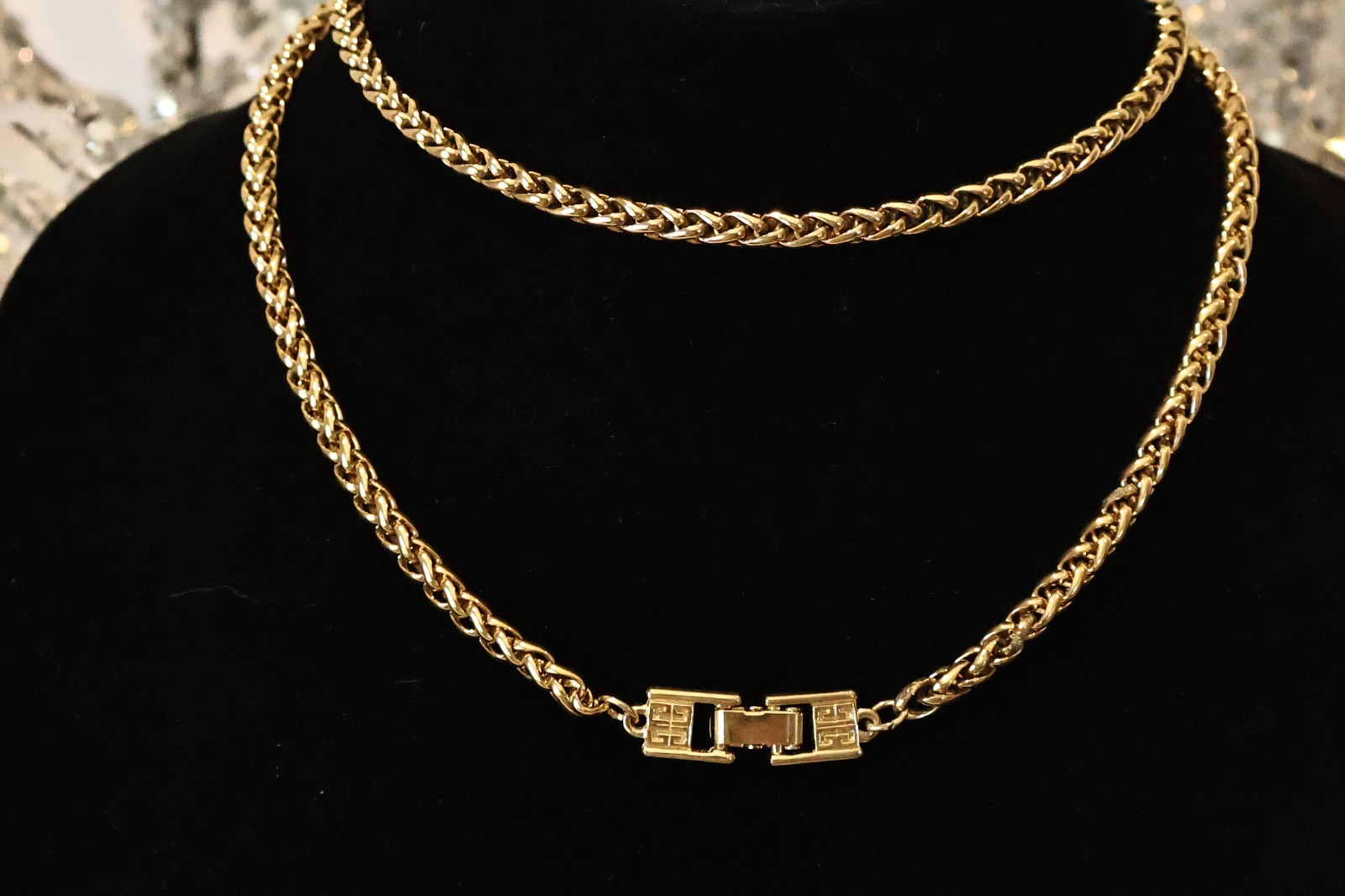 Vintage Givenchy 4G Logo Wheat Chain Necklace 31″ N103