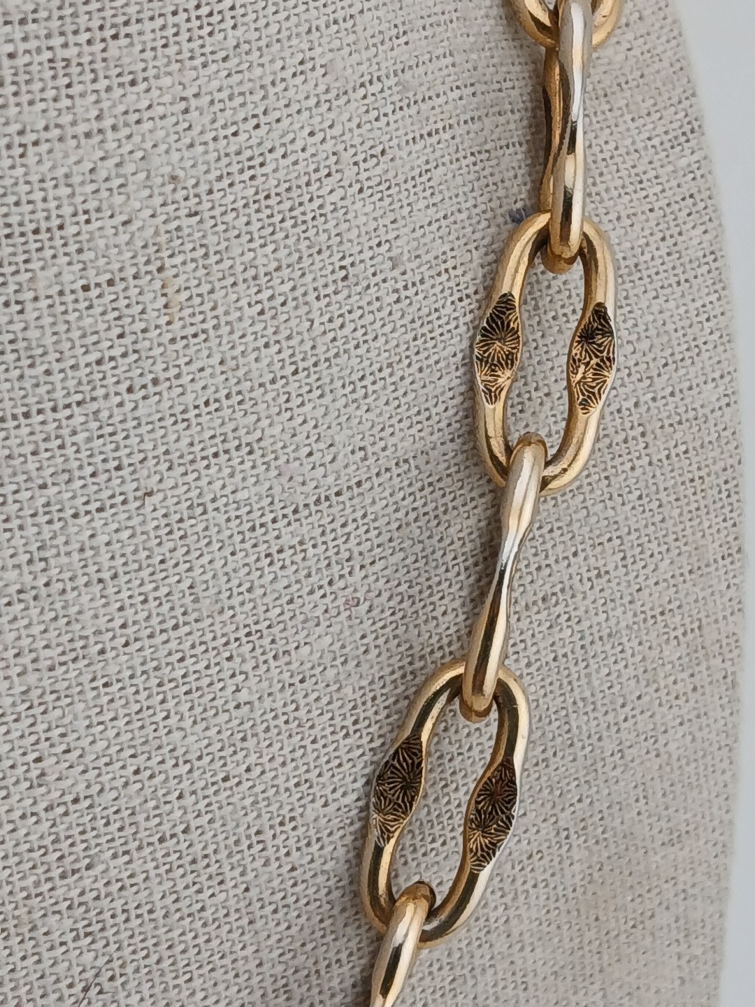 RARE SIGNED ART TWO TONE Brutalist hammered bird design pendant necklace