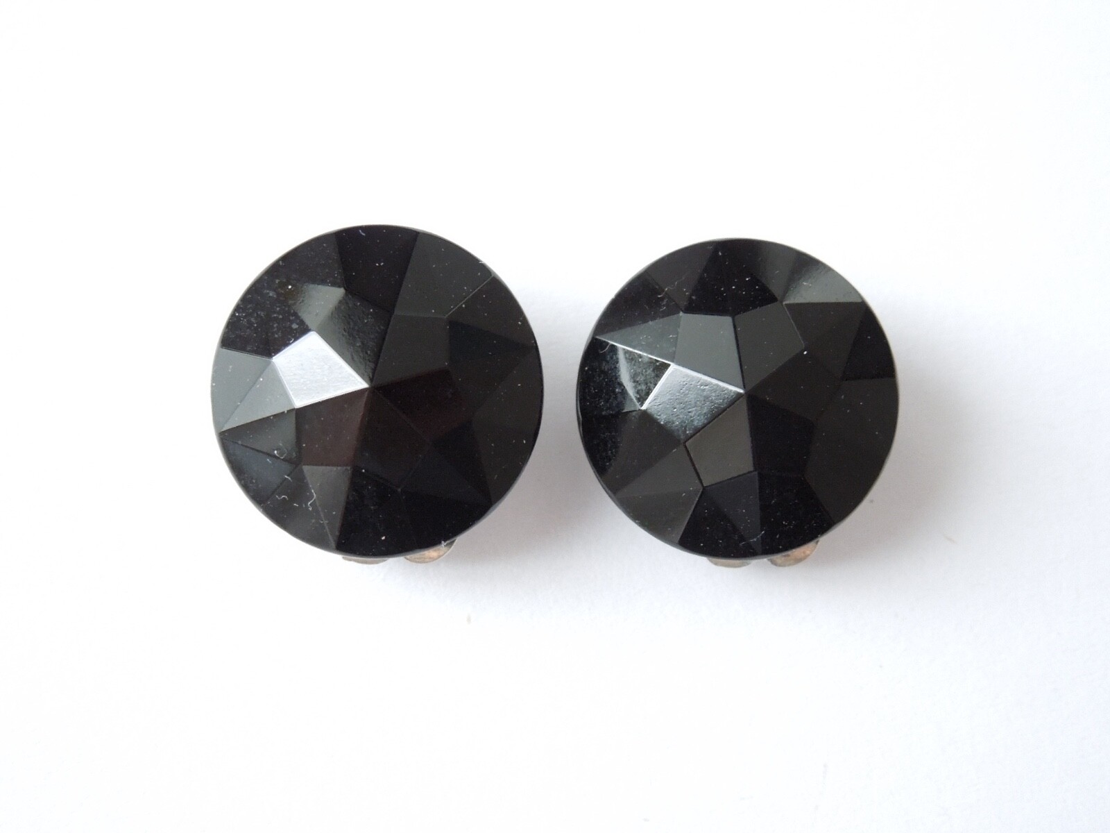Vintage Earrings Clip-On Pressed Glass Faceted Round Black 7.2 G/Ø 1.8 Cm