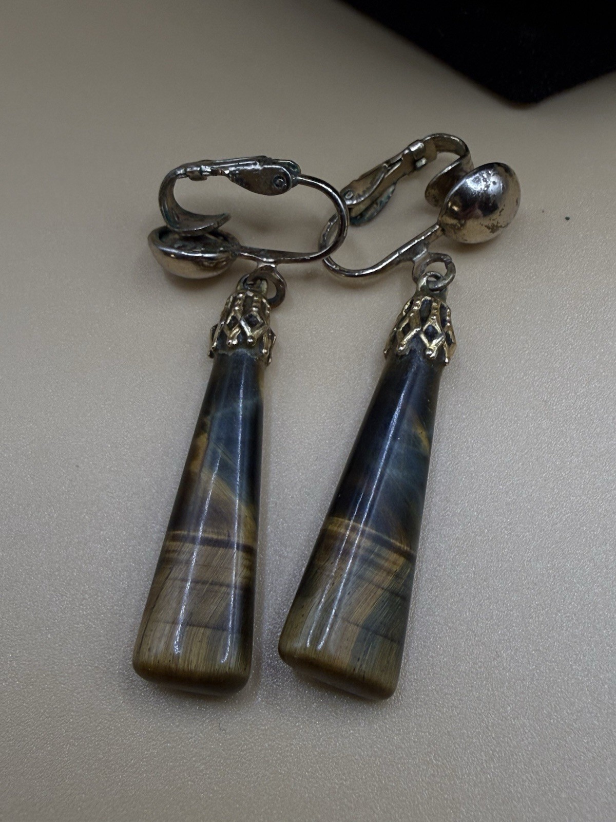 Vintage Tiger’s Eye Necklace & Clip Earrings Set – Gold Tone