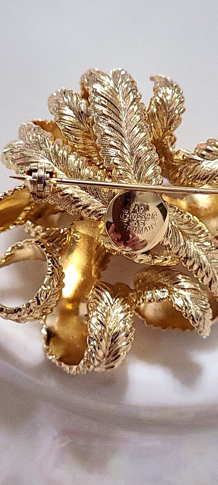 Grosse Signed Gold Tone Bow Leaf Nature Brooch Pin Women’s Fashion Jewelry
