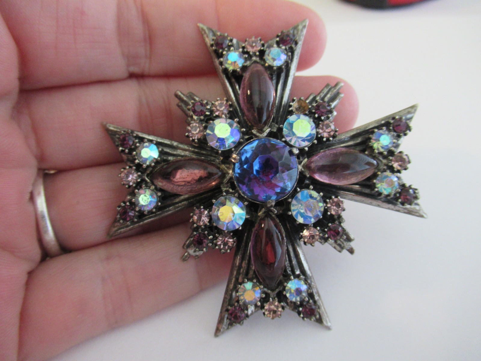 Vintage Unsigned Iris Glass Rhinestone Florenza Maltese Cross Brooch Pin