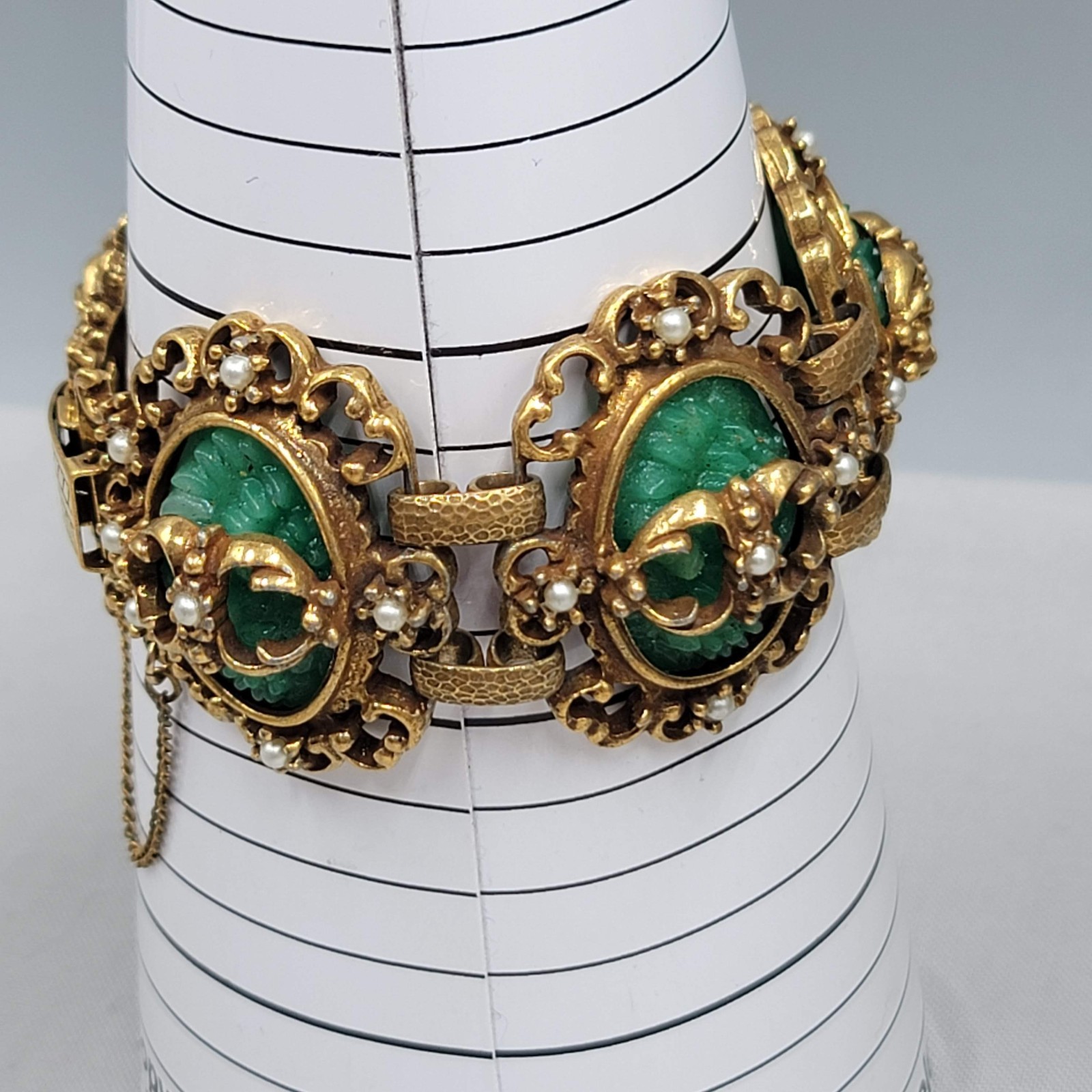 Judy Lee 1968 Spanish Moss Molded Jade Glass Cabochon Bracelet Earrings Set