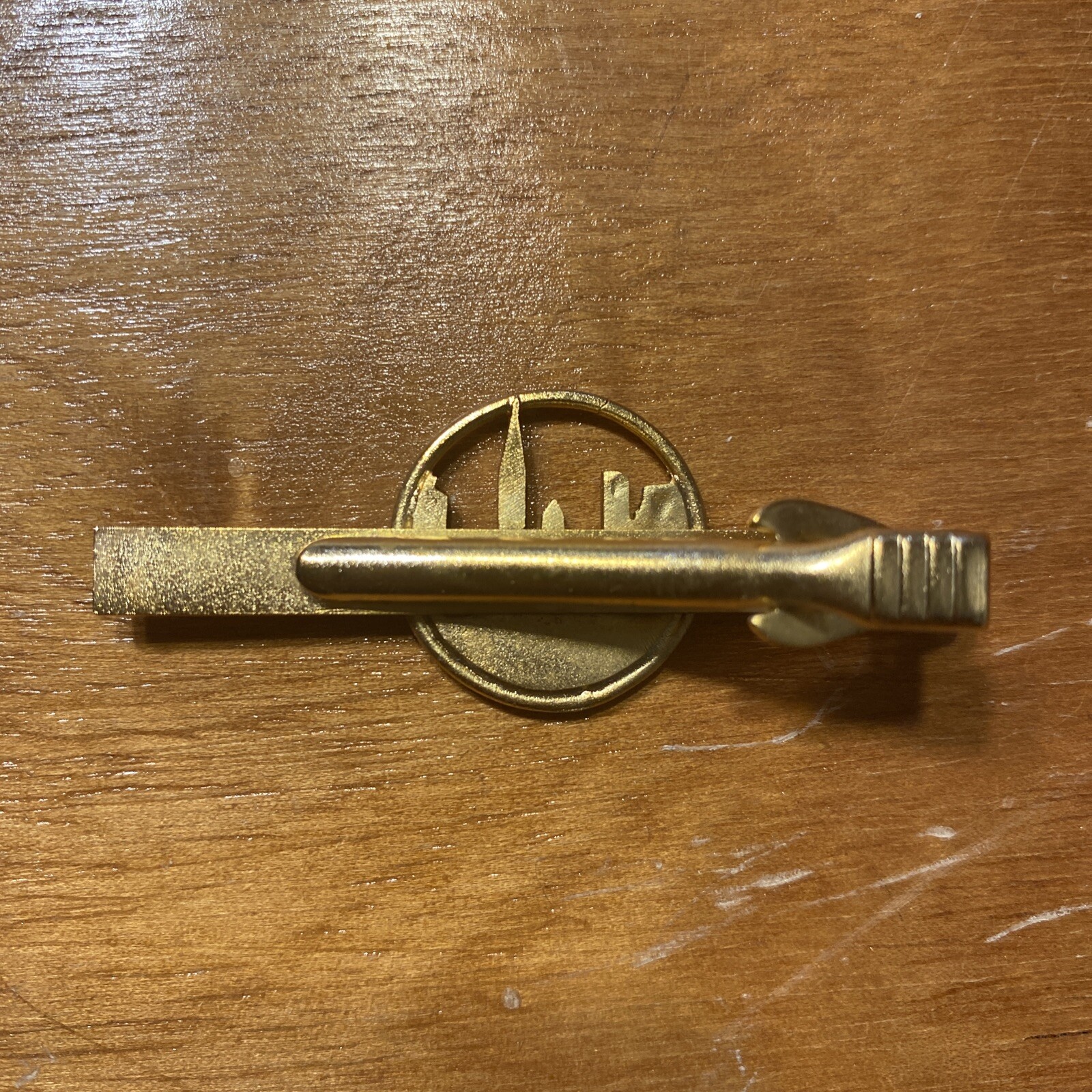 Vintage NYC Skyline Cufflinks Tie Bar Set New York City Gold Tone Skyscraper Box