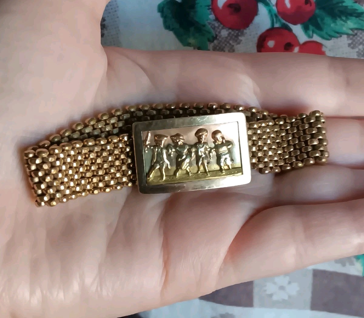 Antique *Damaged* Brass Mesh Link Bracelet Rectangle Clasp People Scene 7″