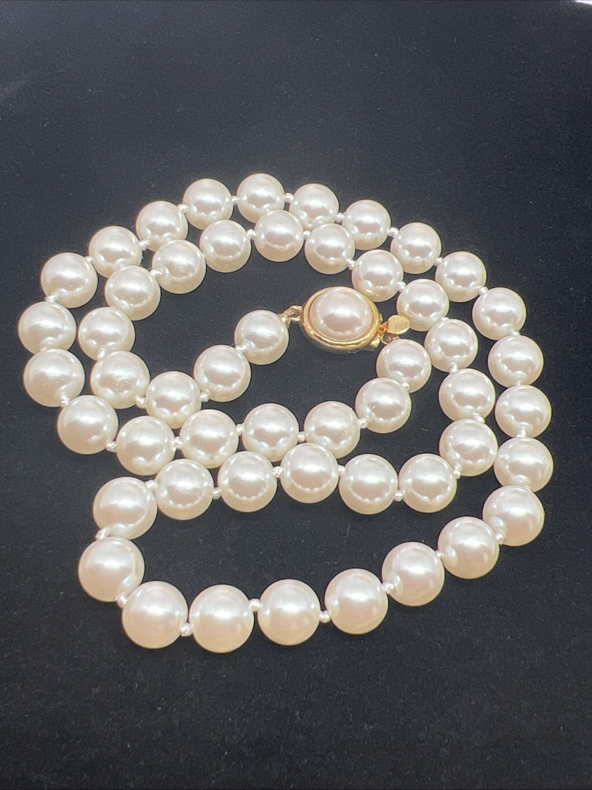 Vintage Carolee Signed Faux Pearl 18” Necklace Gold Tone Clasp Single Strand