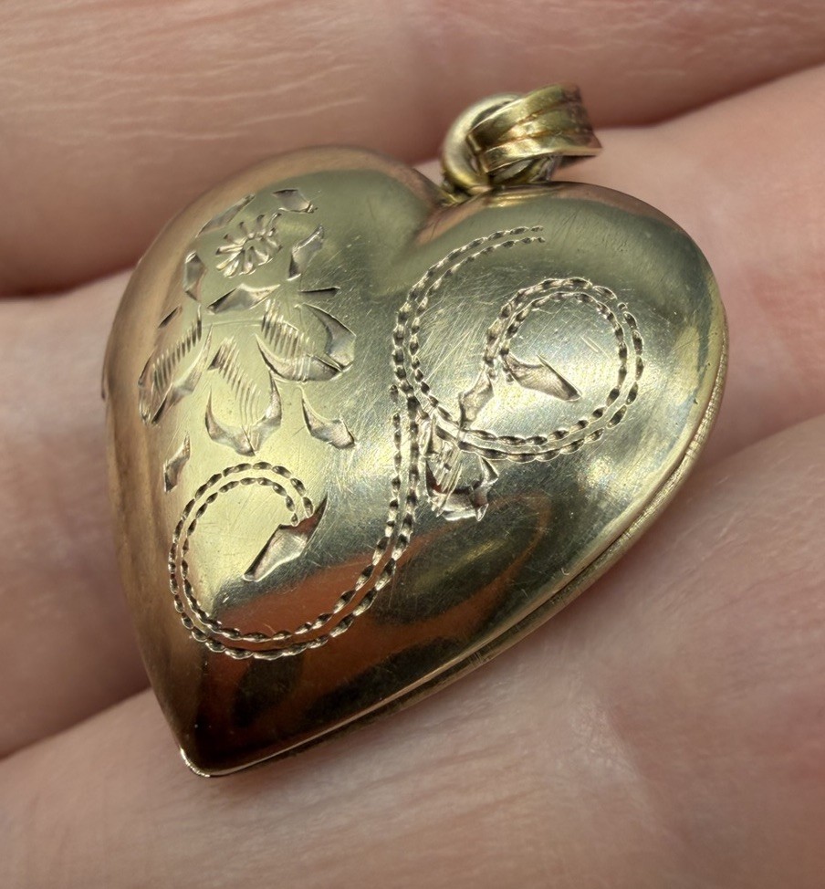 Vtg 12K Gold Filled Heart Locket Pendant Floral Etched Engraved Photo Charm GF