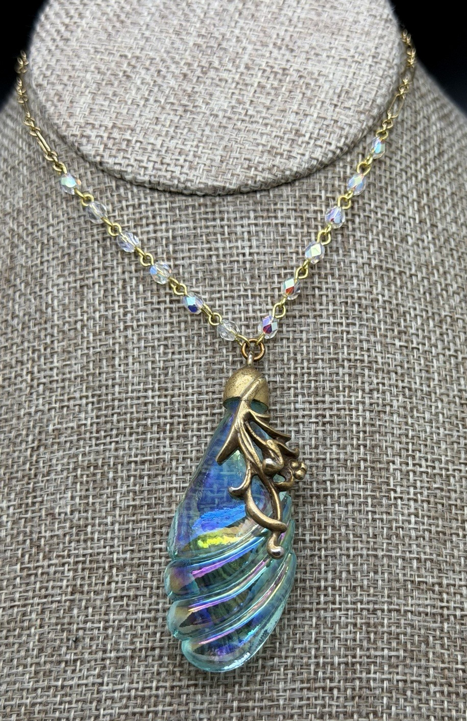 KIRKS FOLLY IRIDESCENT ELONGATED CRYSTAL PENDANT NECKLACE GORGEOUS