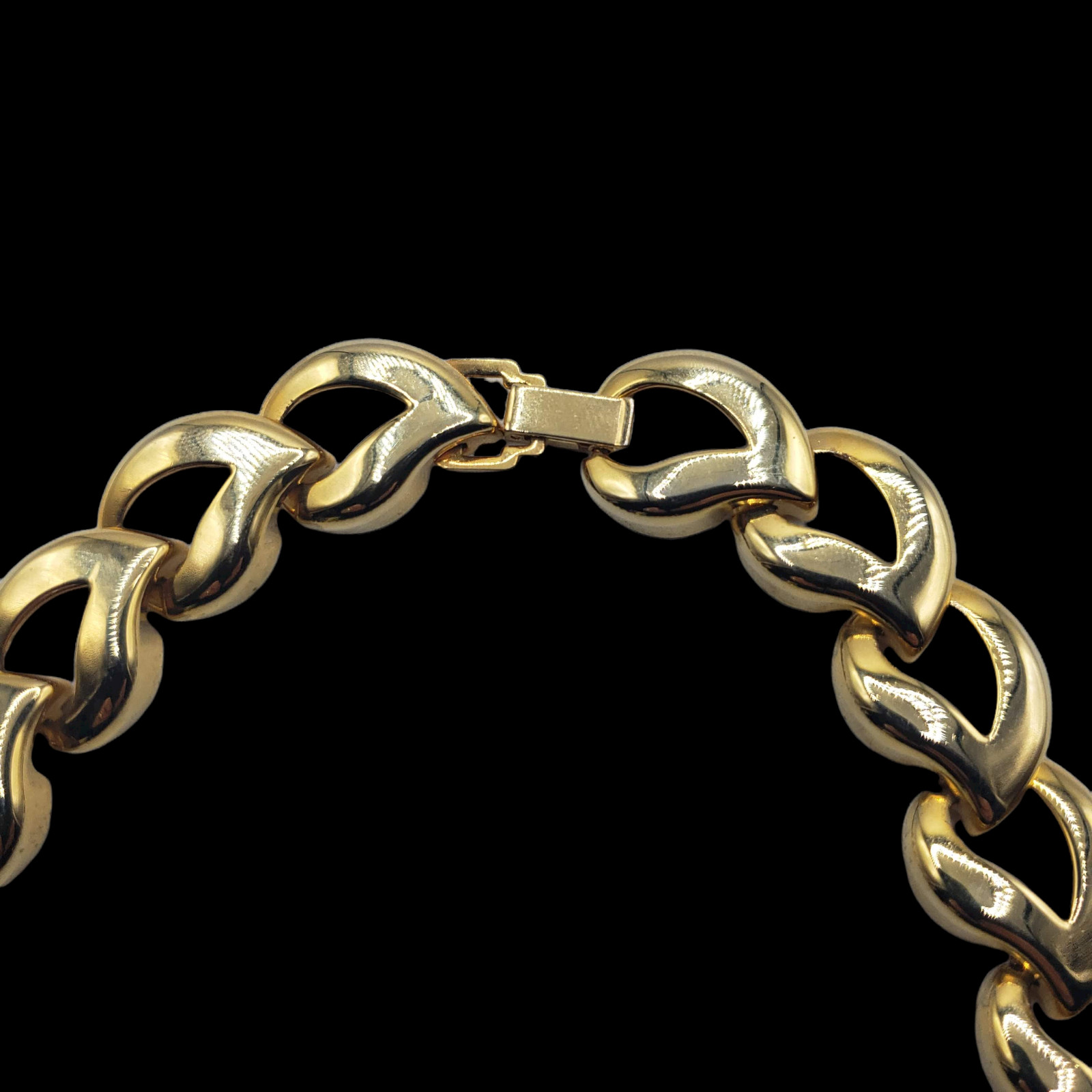 STATEMENT Chunky Chain Link Necklace Collar Length Gold Tone Retro Heart Leaf