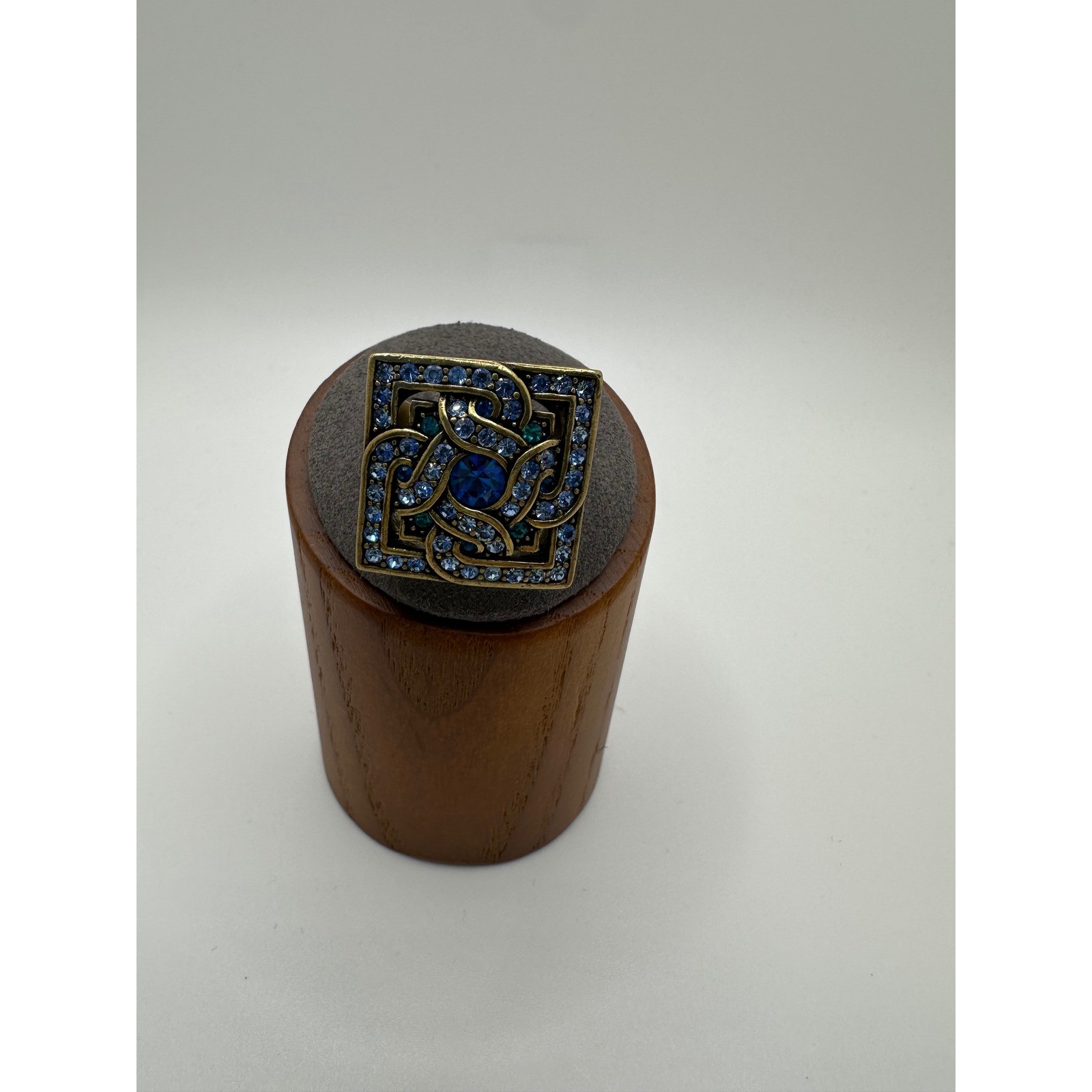 Rare LA Vintage Blue Crystal Celtic Square Statement Ring Gold Tone Size 6