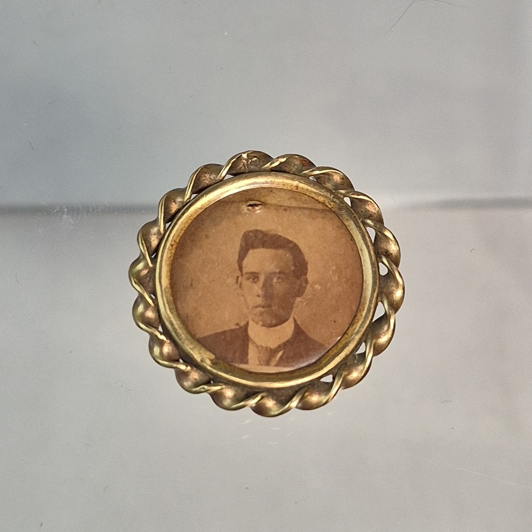 Antique Victorian Yellow Gold Plated/ GF Photo Pendant As Is Broken Damaged