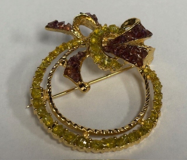 Round Ornament Vintage Brooch Yellow & Purple Stones