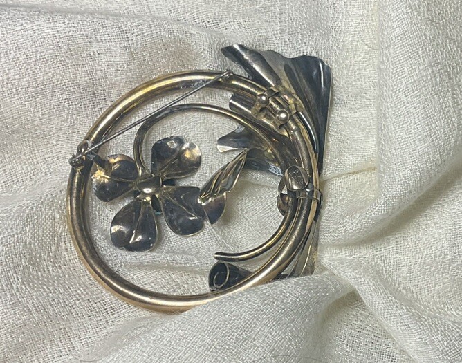 Vintage Silverman Bross 3 1/4 In Diameter 1-20 12 K Sparkling Blue Stone Brooch