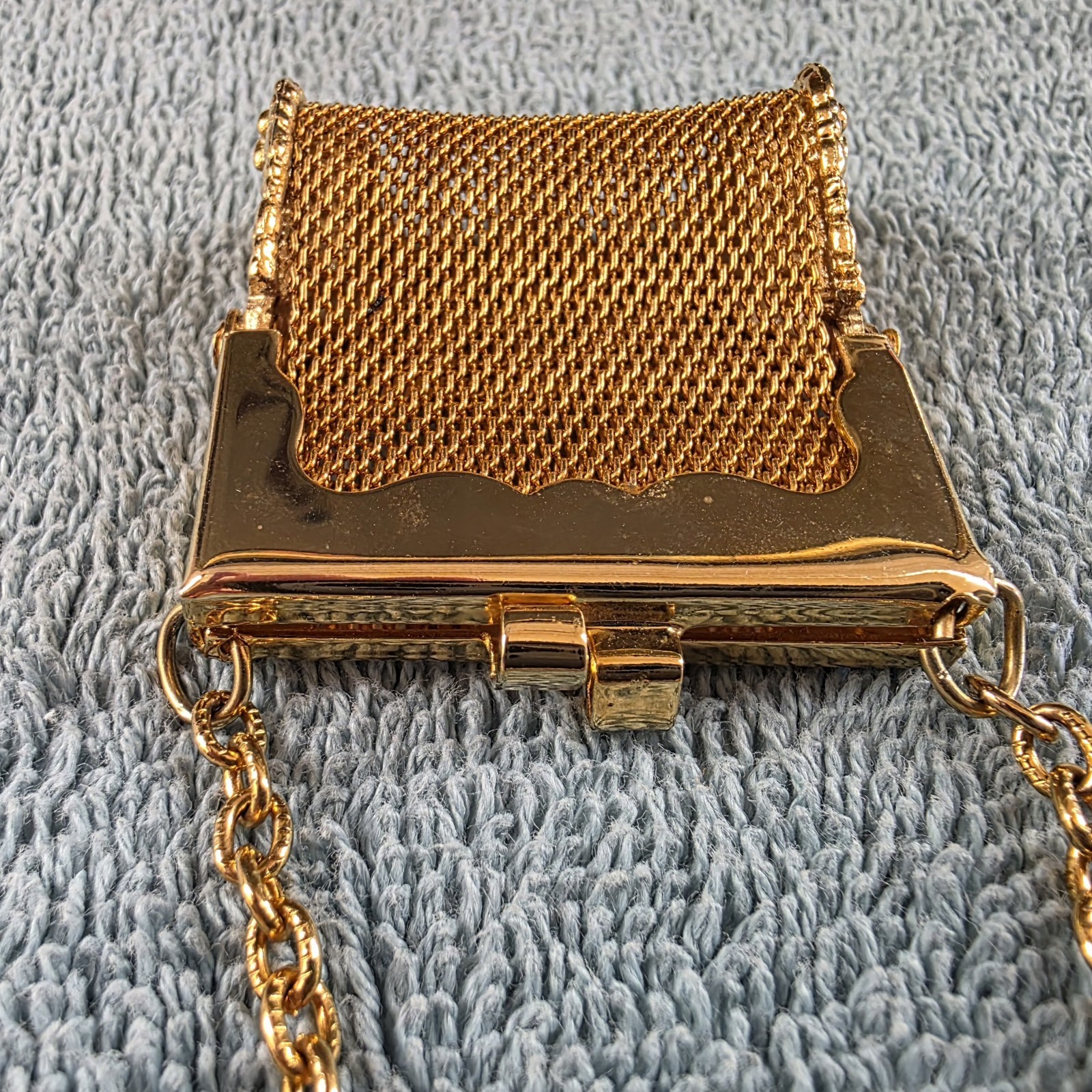 Vintage Gold Tone Necklace Oval Link Mesh Mini Purse Coin Pouch 28″