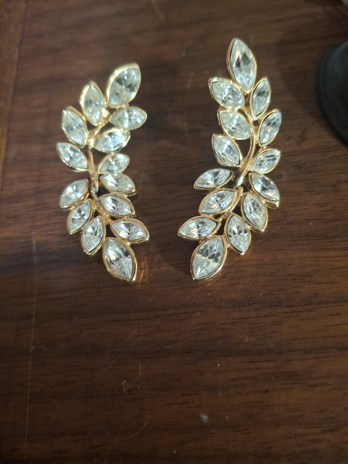 JEWELRY NECKLACES 17PC. HEART BRACELET AND DIAMOND EARRINGS. SEE PICTURES…