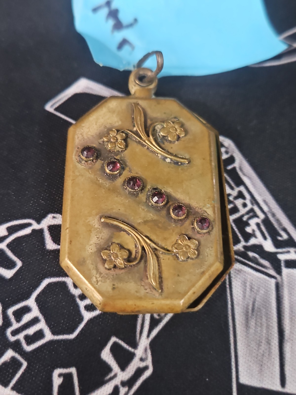 Antique Locket Raised Flower Pattern With Stones