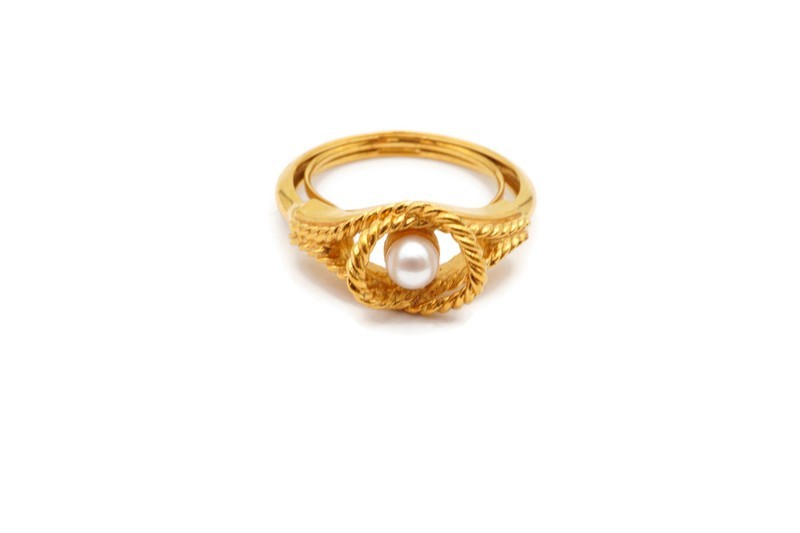 Vintage Avon Ring Gold Tone Faux Pearl Size 6 To 8 Adjustable