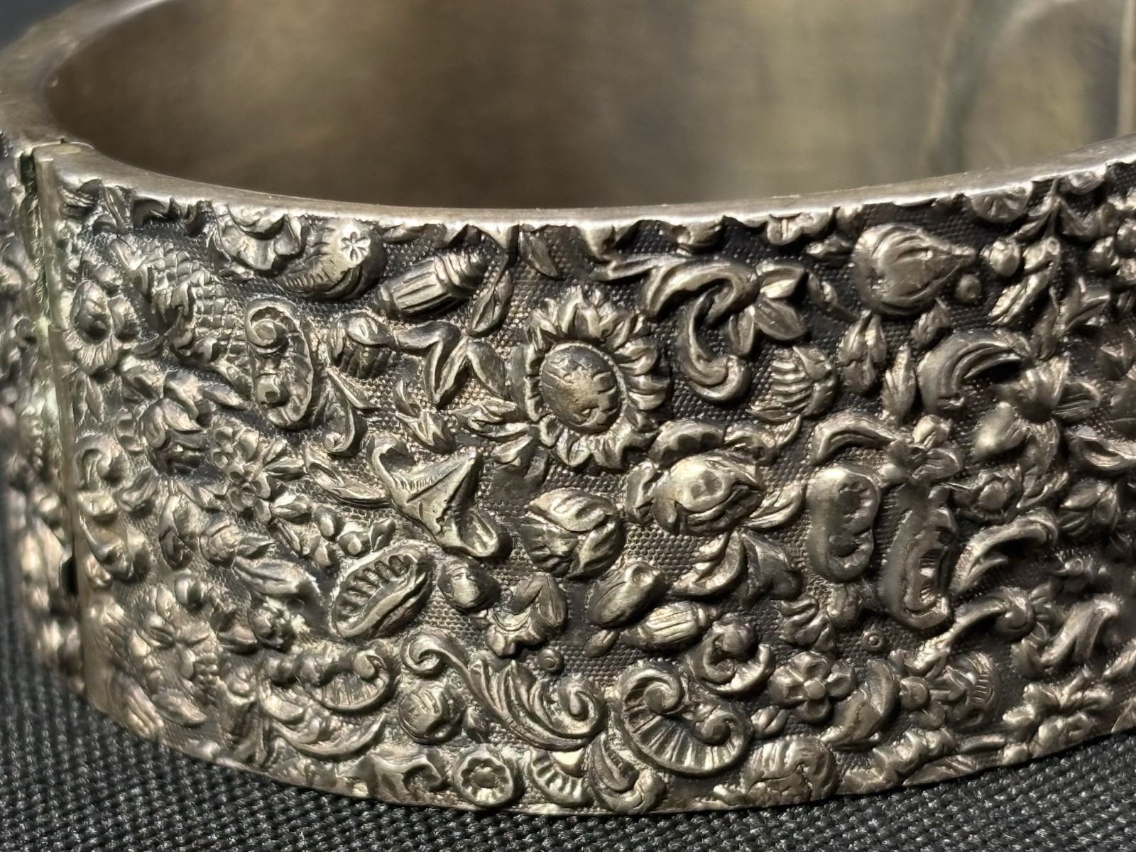 Vintage Sterling Silver REPOUSSE Victorian Style Floral Bracelet 1″ Wide