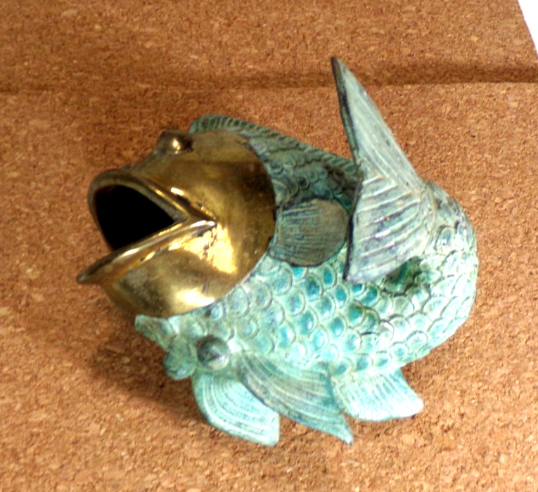 GREEN & BRASS METAL FISH STATUE 2 LB 4 OZ lngh 5″ hgtt 5″ thik 4.5p” $48