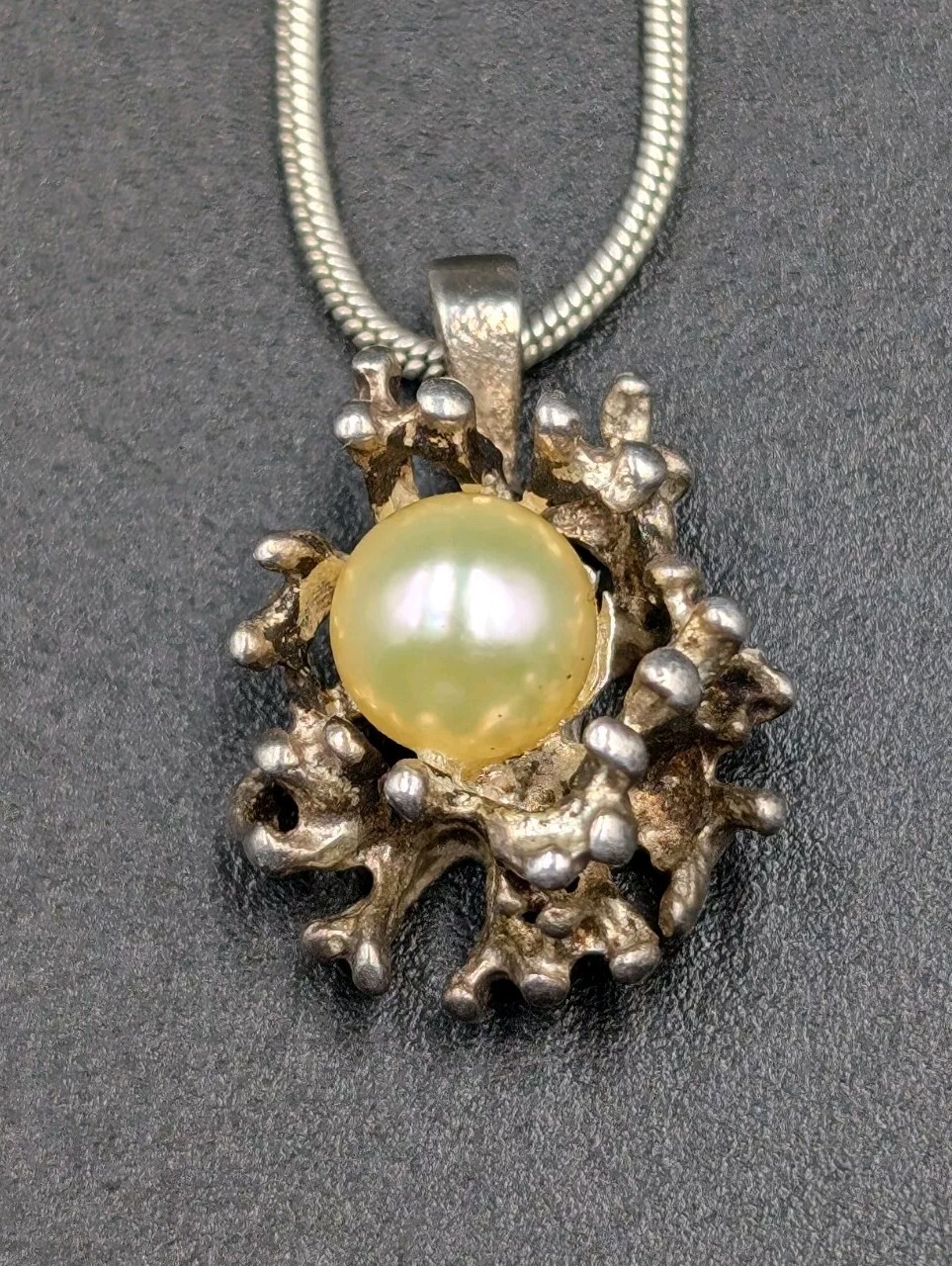 Vtg Sterling Silver Pearl Brutalist Bird Nest Pendant 16″ Snake Chain Necklace