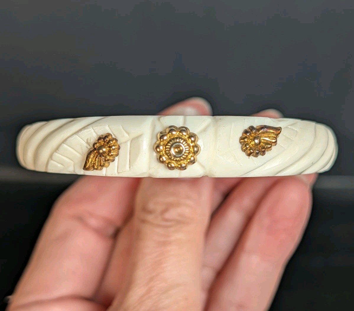 Traditional Vintage Bengali White Plastic Sanka 7″ Bangle Bracelet