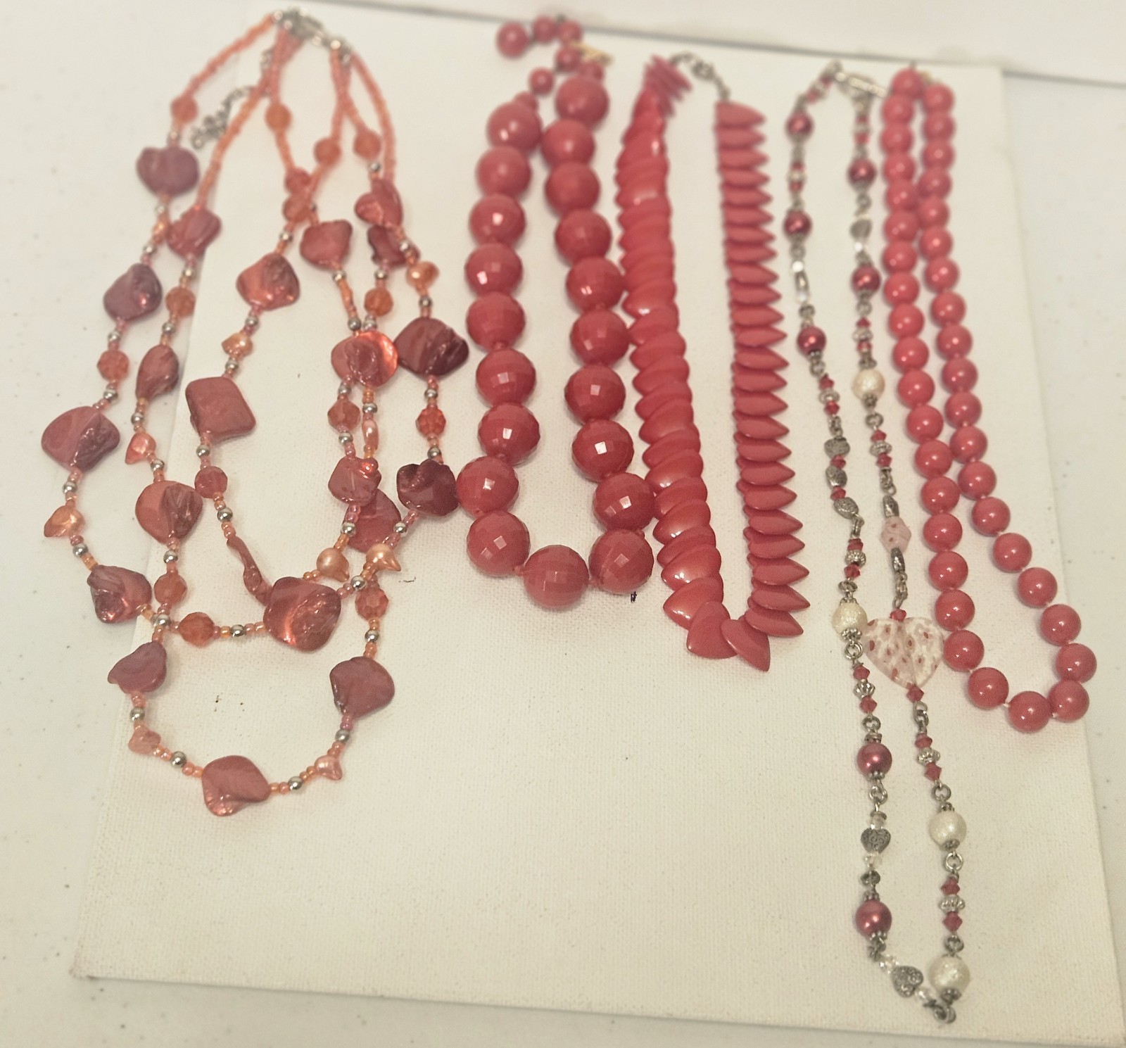 LOT OF 5 RED NECKLACES ASSORTED SIZES VINTAGE