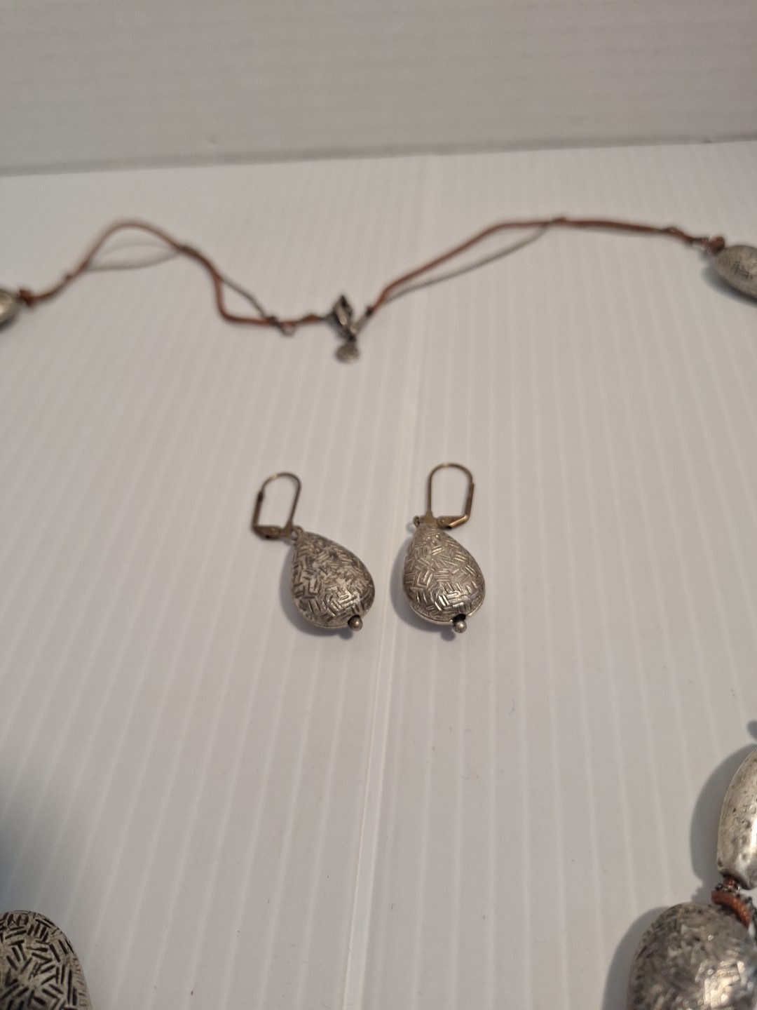 Vtg Xc by Liz Claiborne Y Necklace Earrings Set Silvertone (No Tassel) Pewter?