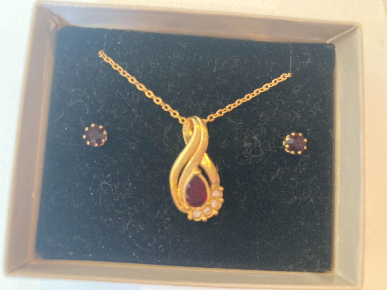 Vintage Avon Simulated Garnet Necklace and Earring Set Teardrop-Shaped Pendant