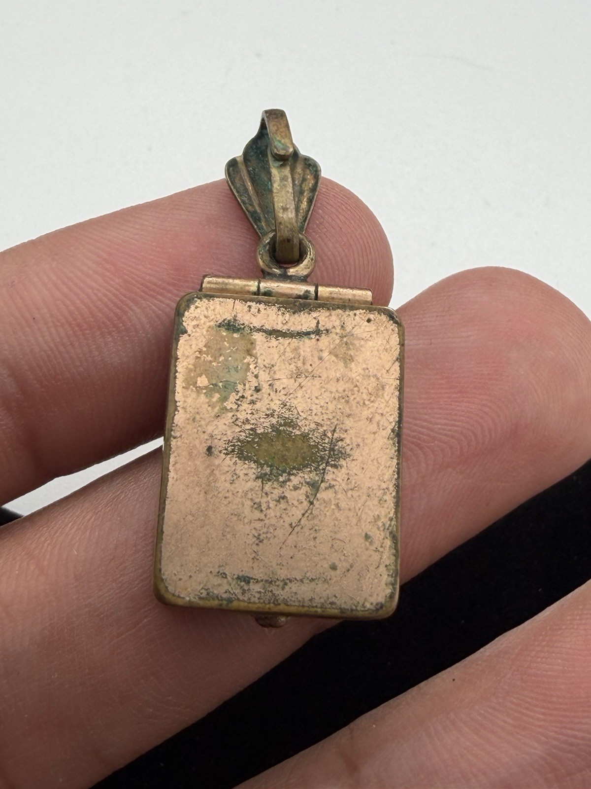 Gold Rolled Squared Victorian Flower Locket
