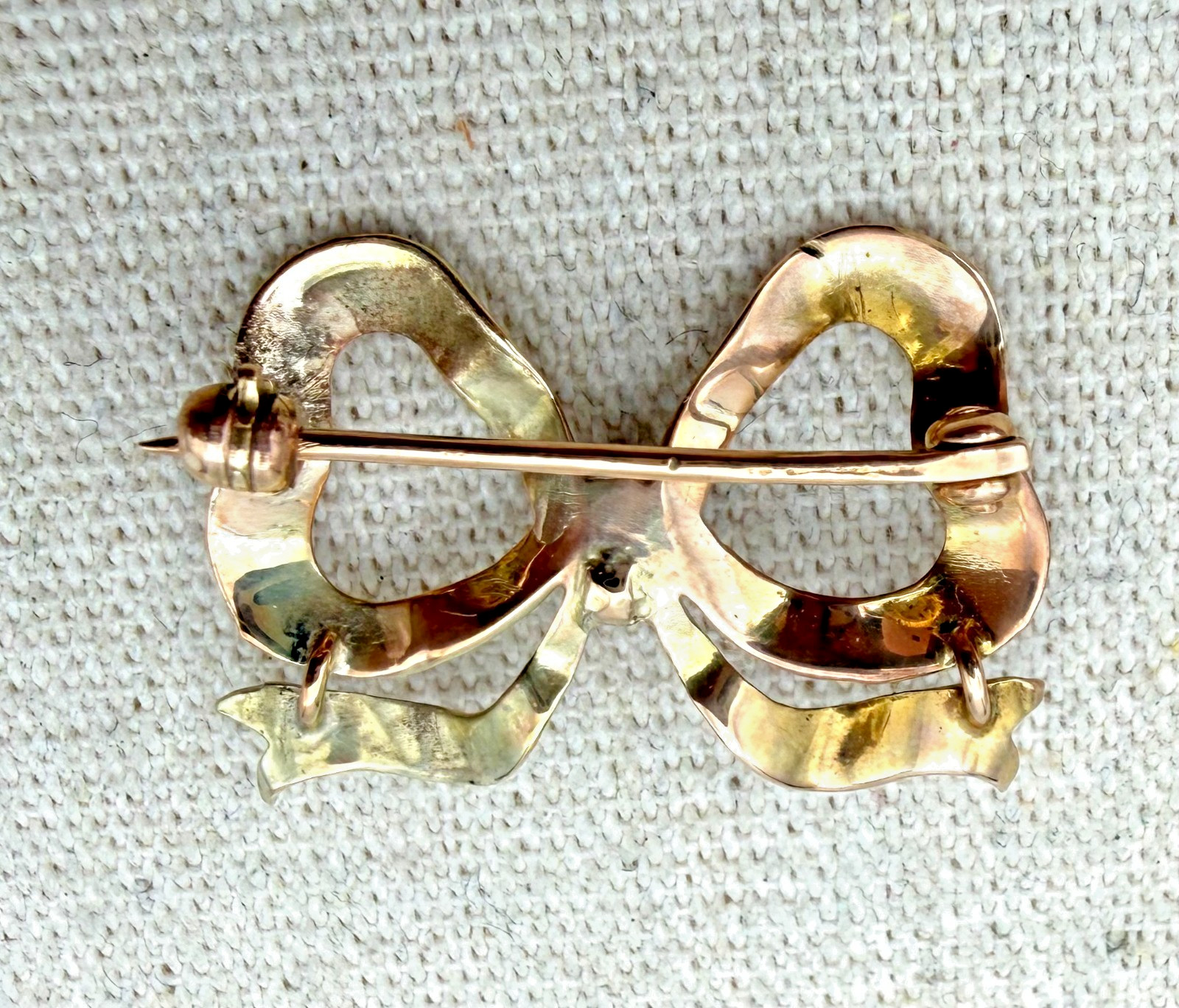 Antique Victorian 10K Gold Engraved Bow Brooch Pin w/ Rose Cut Diamond – 1.84g