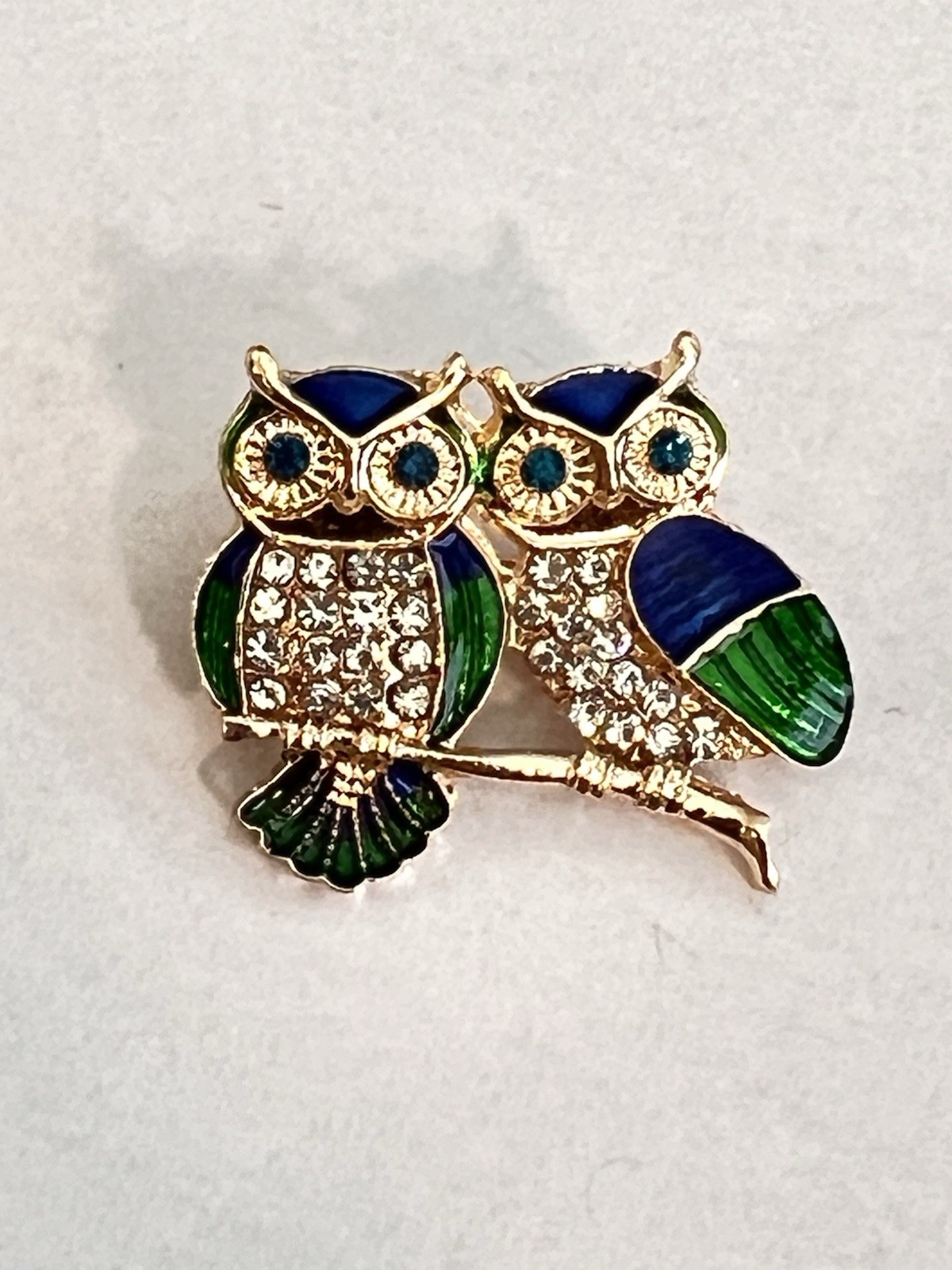 Vintage Style Owl Duo Brooch Pin – Blue & Green Enamel with Rhinestone Accents