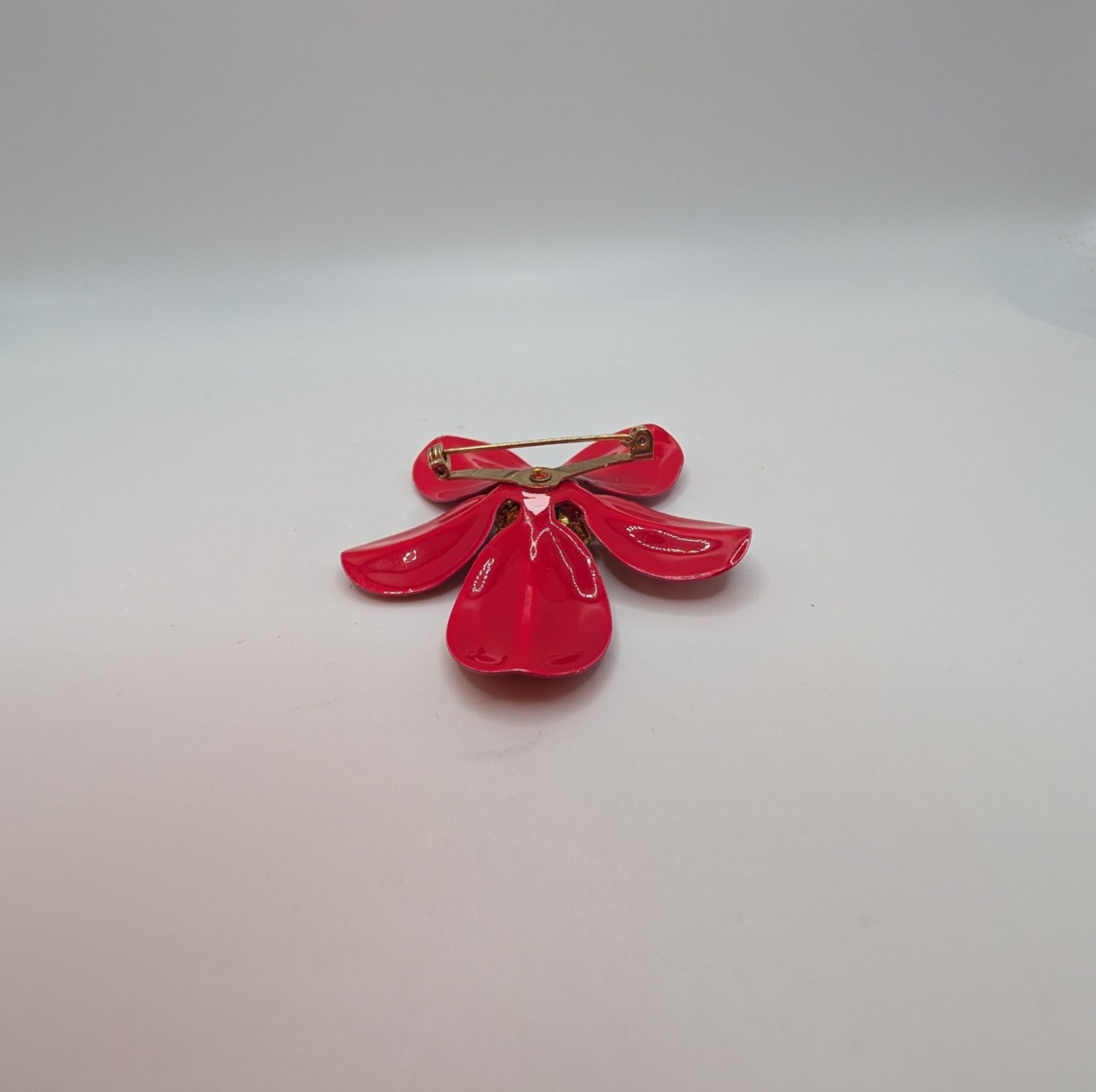 VTG Bright Red-Gold Metal Enamel Flower Power Brooch & Clip On Earring Set