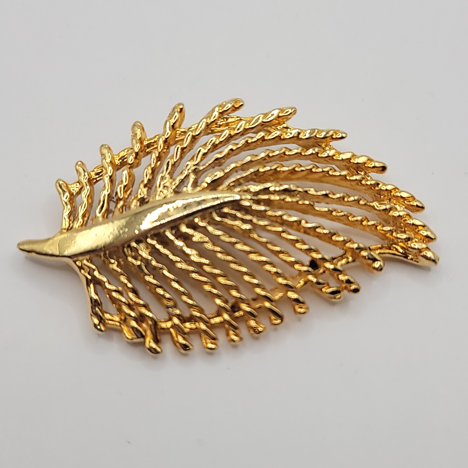 Vintage Gold-Tone Leaf Brooch Signed by Unknown Maker – Mid-Century Style Pin